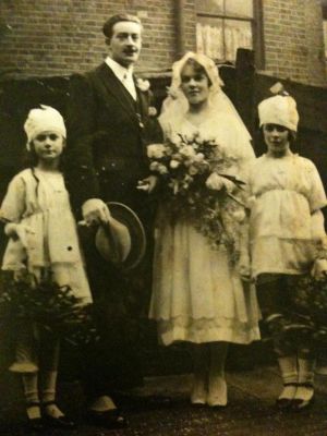 Pauline Ient & Charles Young Wedding
The wedding of Charles & Pauling Young, Battersea, London, England. 4th October 1922. In this photo are also the two bridesmaids: Frances Ient & Margie (Margaretha) Ient. 
Keywords: Pauline Ient, Charles Young