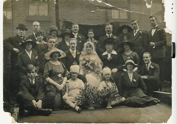 Ient family group in about 1920 